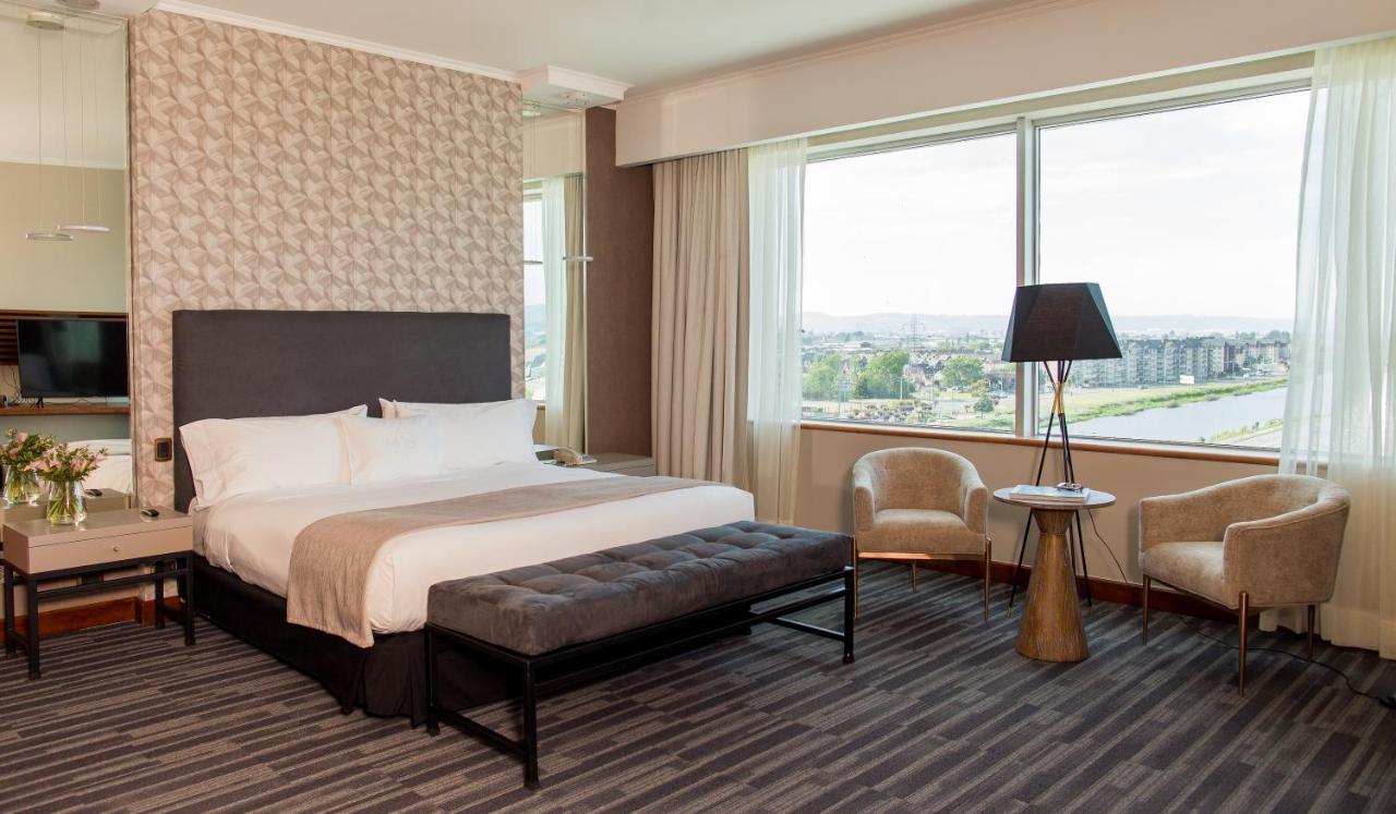 Mds Hotel Concepcion Ngoại thất bức ảnh A bedroom at the InterContinental Santiago