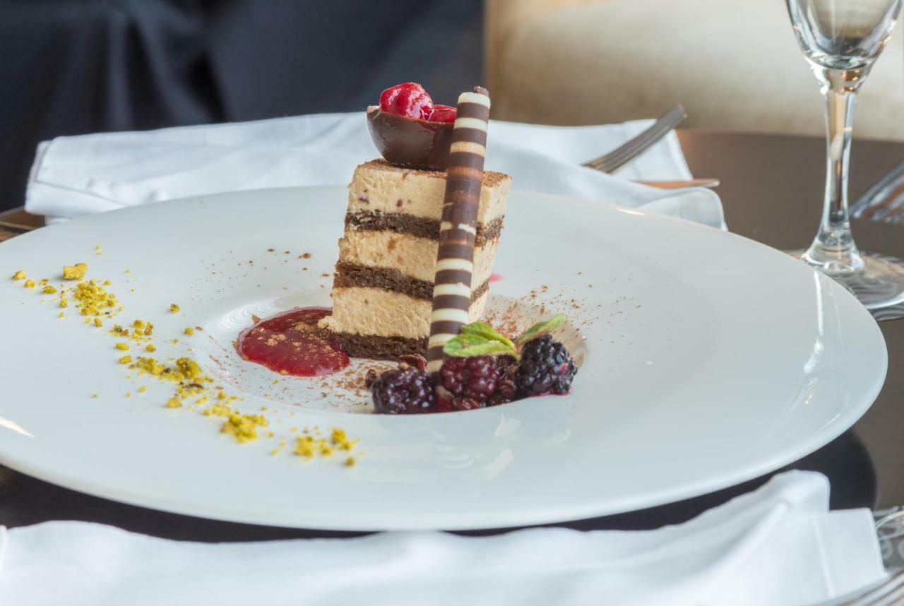 Mds Hotel Concepcion Ngoại thất bức ảnh A dessert
