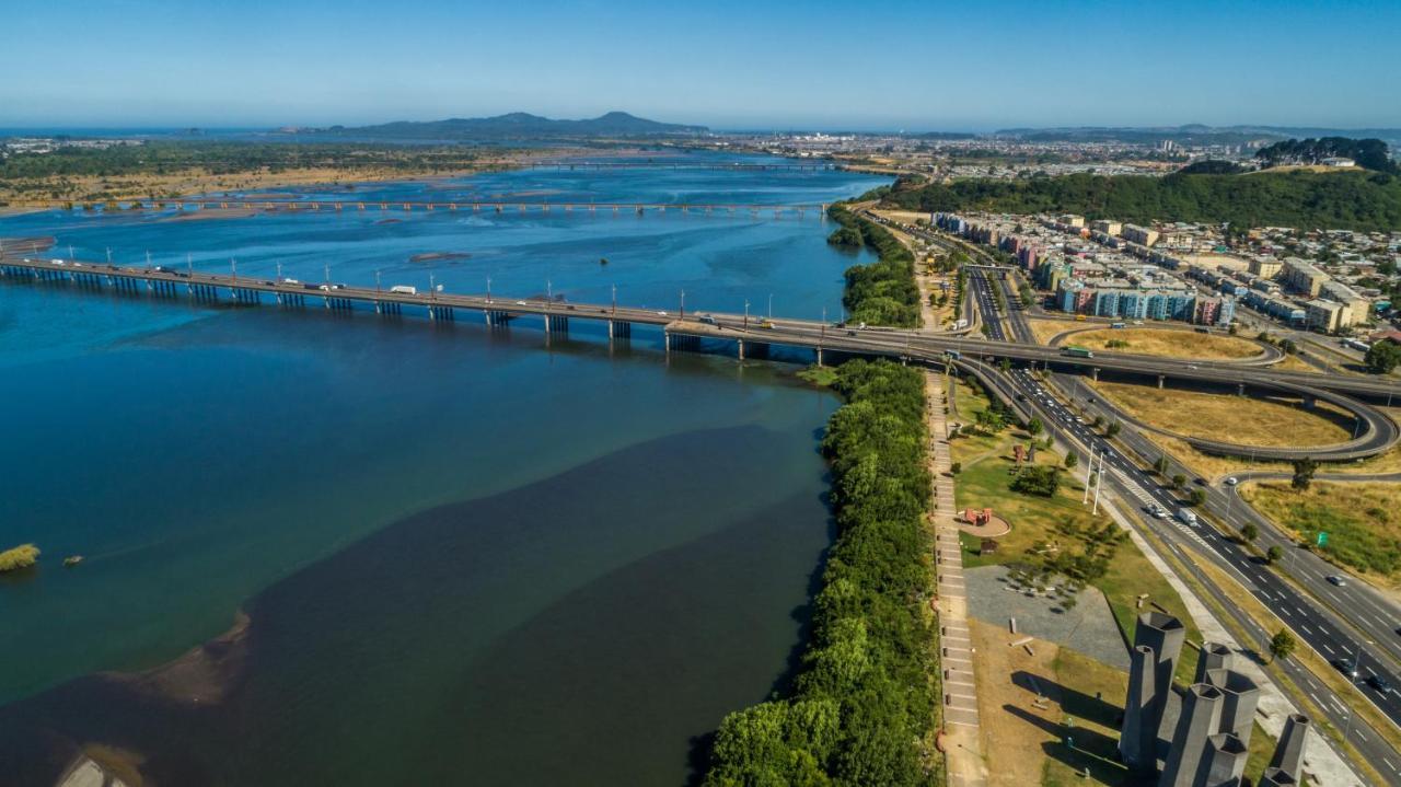 Mds Hotel Concepcion Ngoại thất bức ảnh Aerial view of the bridge